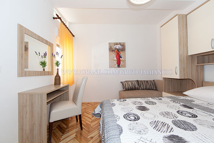 apartments Grgo Talijani, Igrane - bedroom
