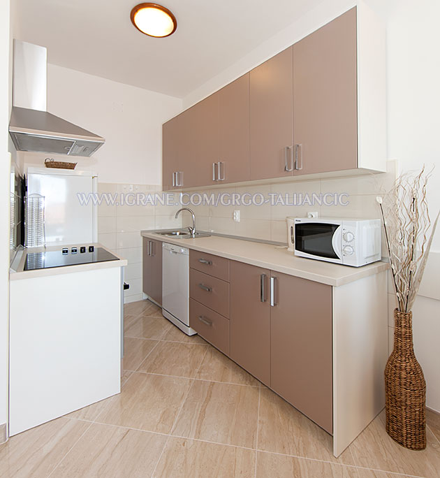 apartments Grgo Talijani, Igrane - kitchen