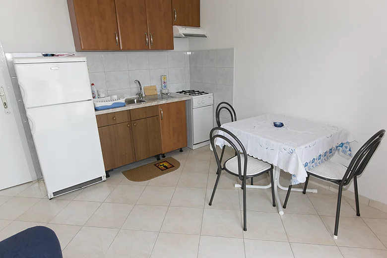 Apartments Bogomir Lulić, Igrane - dining room