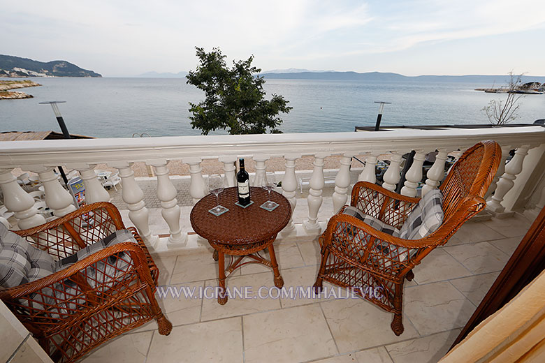 apartments Mihaljević, Igrane - balcony with sea view