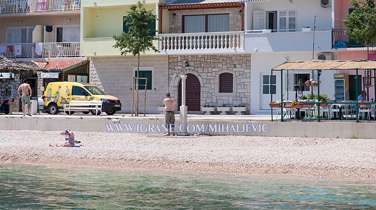 Igrane, apartments Danijel Mihaljević - direct on the sea
