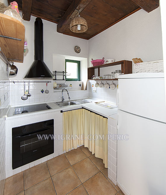 fully equipped kitchen, apartments Peri - Igrane