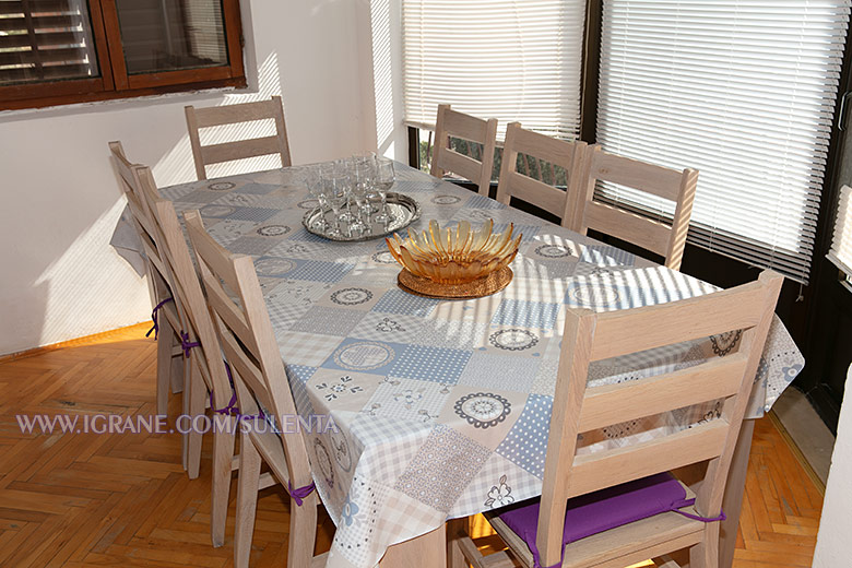 dining table