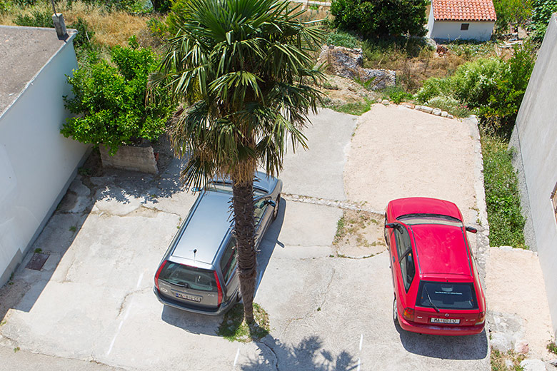 apartments Zdravko, Igrane - parking