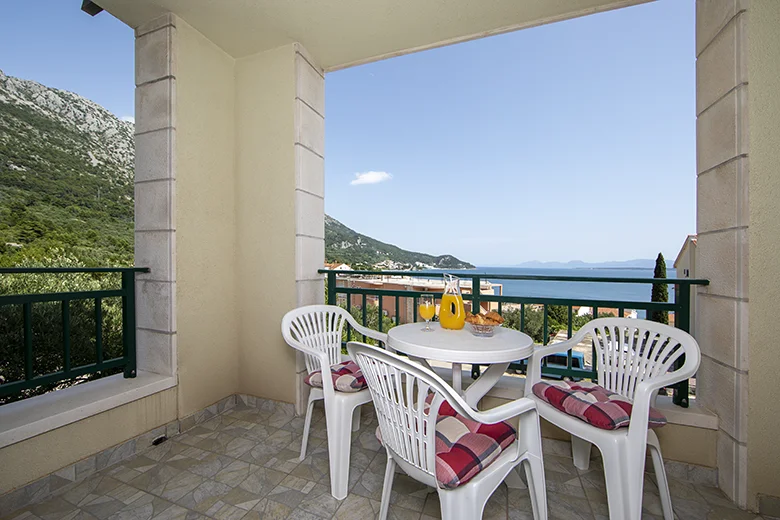 apartments Adriatic, Igrane - balcony with seaview