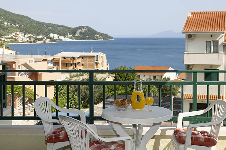 apartments Adriatic, Igrane - balcony with sea view