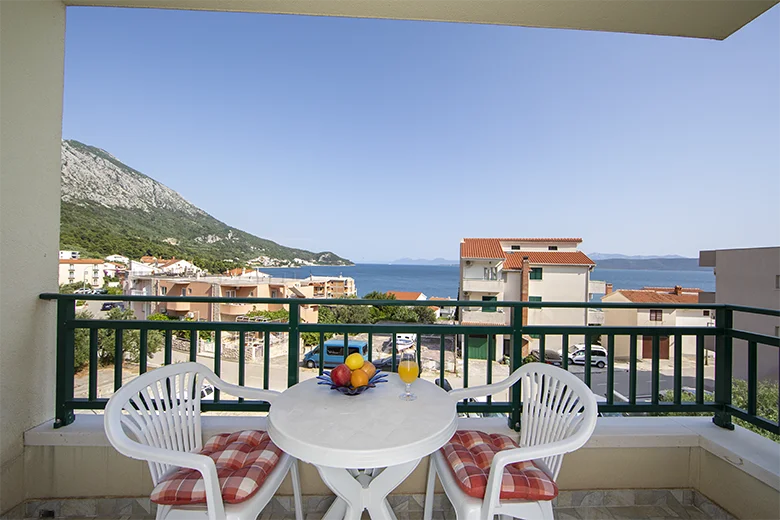 apartments Adriatic, Igrane - balcony with sea view