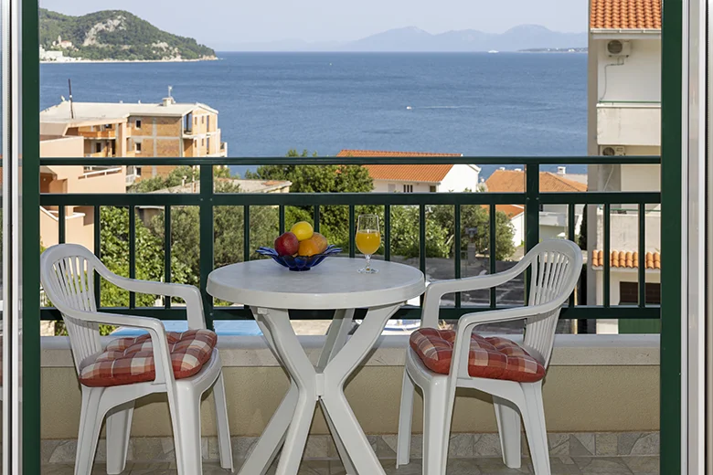 apartments Adriatic, Igrane - balcony with sea view