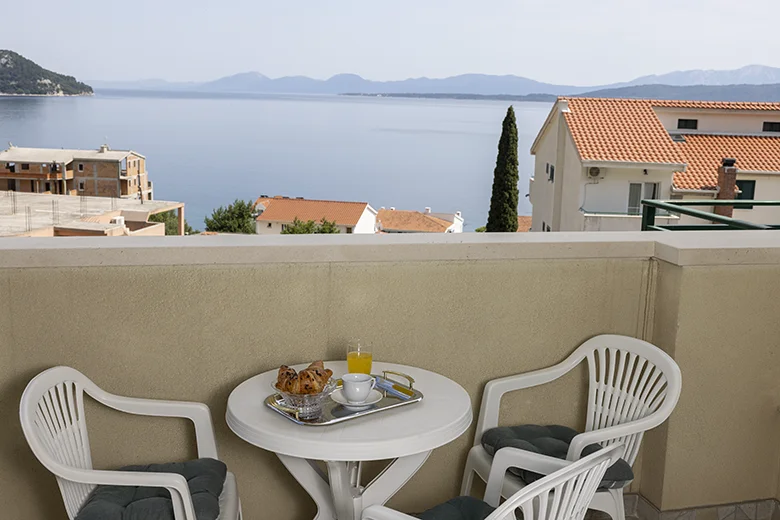 apartments Adriatic, Igrane - balcony with sea view