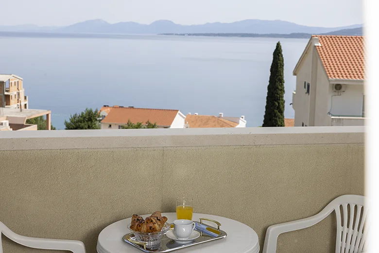 apartments Adriatic, Igrane - balcony with sea view