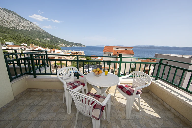 apartments Adriatic, Igrane - balcony with sea view