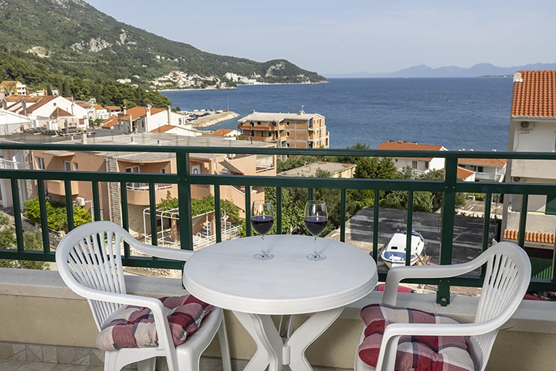 apartments Adriatic, Igrane - balcony with sea view