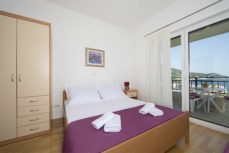 apartments Adriatic, Igrane - bedroom