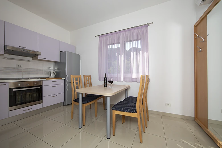 apartments Adriatic, Igrane - dining room