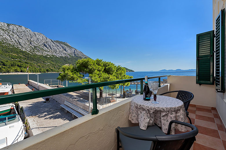 balcony with sea view