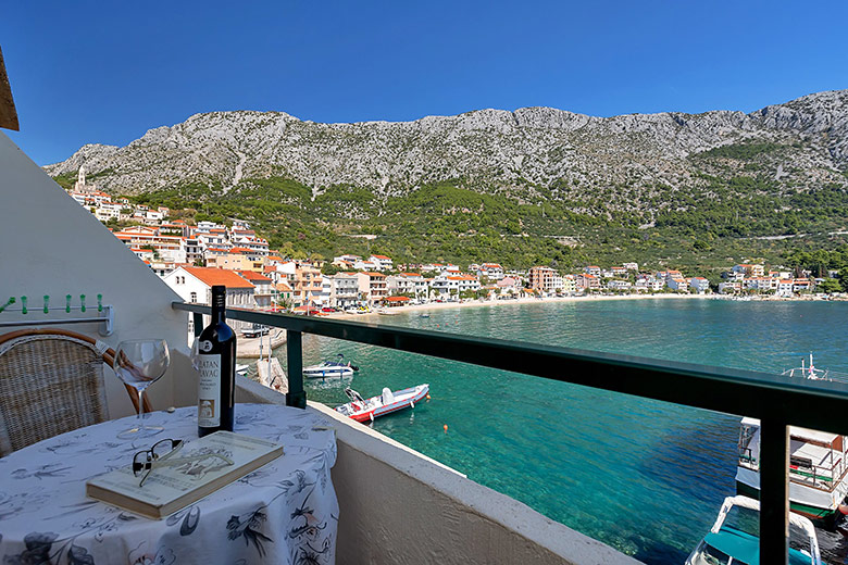 balcony with sea view