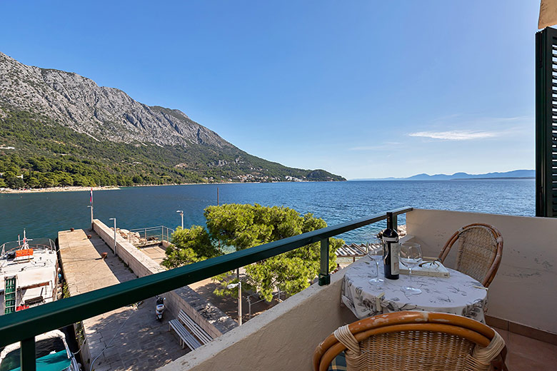 balcony with sea view