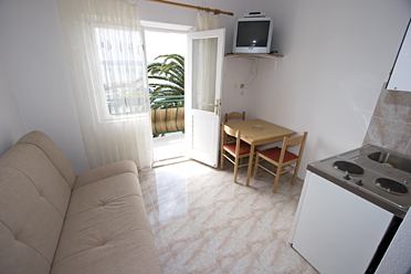 kitchen, satellite TV, sea side, living room