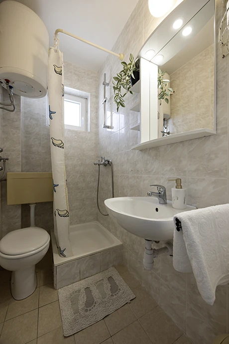 Apartments Grgo Talijančić, Igrane - bathroom