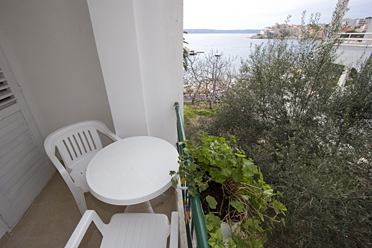 balcony - seaview by side