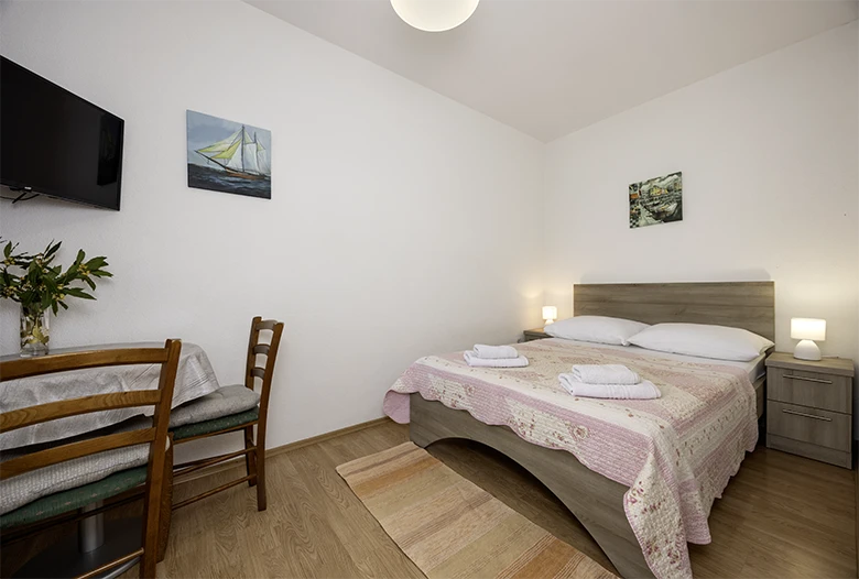 Apartments Grgo Talijančić, Igrane - bedroom