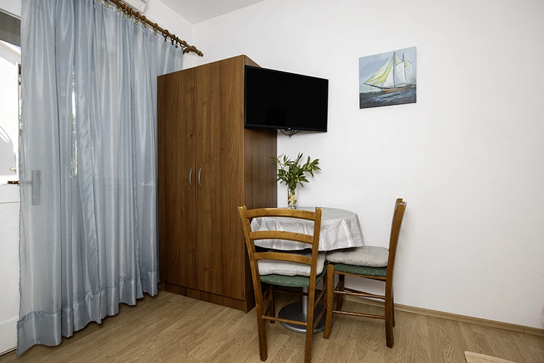 Apartments Grgo Talijančić, Igrane - dining table