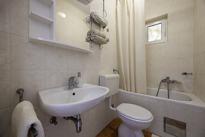 Apartments Grgo Talijančić, Igrane - bathroom