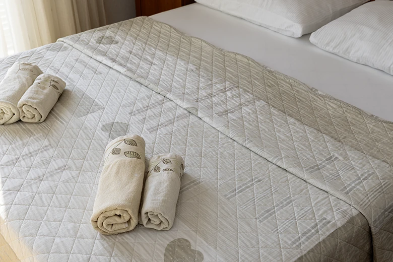 Apartments Grgo Talijančić, Igrane - bed, detail