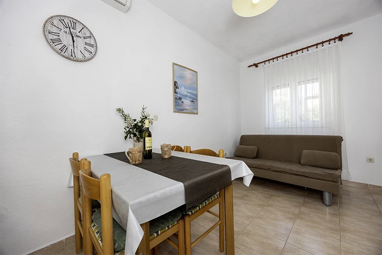 Apartments Grgo Talijančić, Igrane - dining table