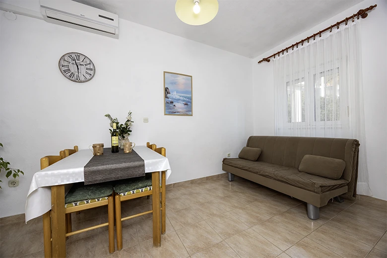 Apartments Grgo Talijančić, Igrane - dining table