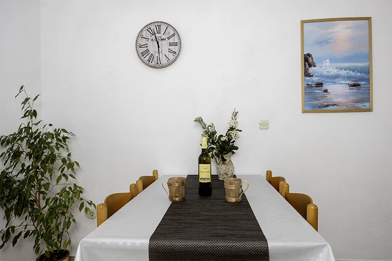 Apartments Grgo Talijančić, Igrane - dining table