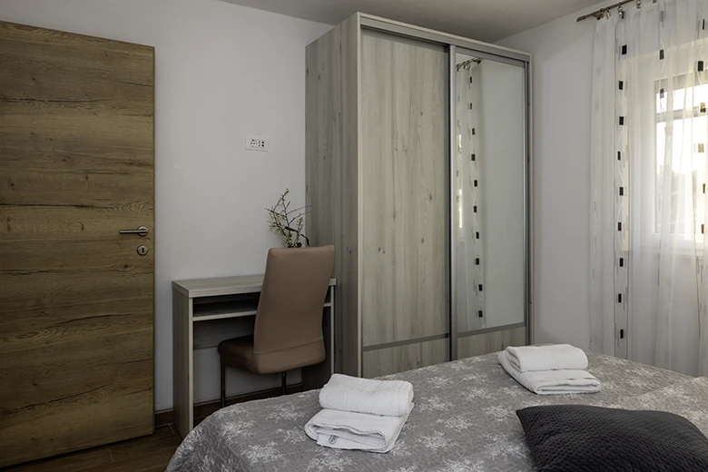 Apartments Grgo Talijančić, Igrane - bedroom