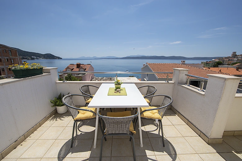 balcony with sea view