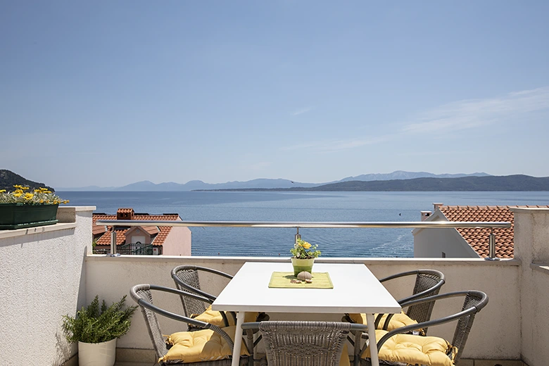 balcony with sea view