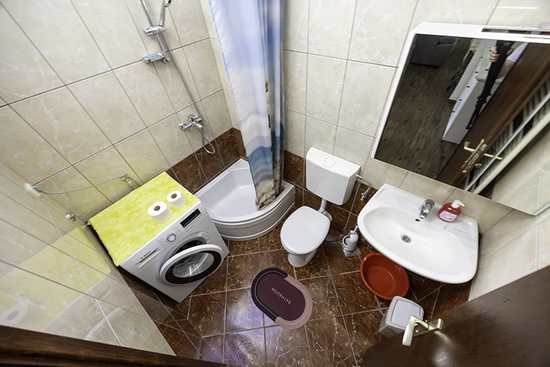 Apartments Jagoda Kumrić, Igrane - bathroom