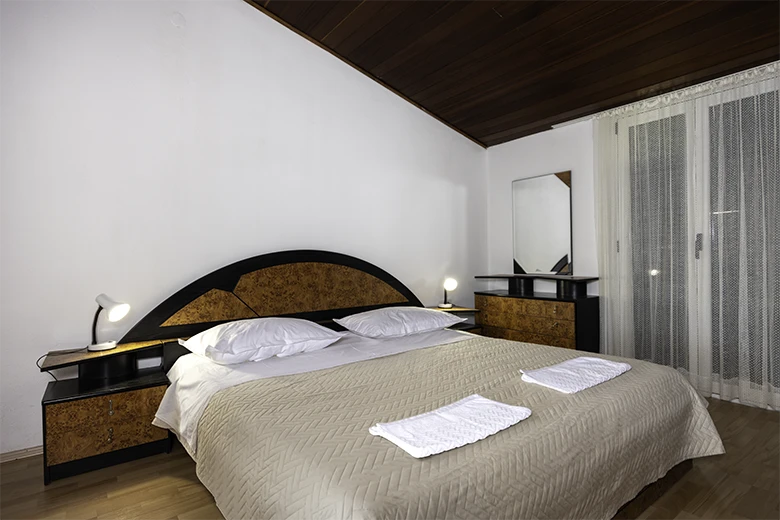 Apartments Jagoda Kumrić, Igrane - bedroom