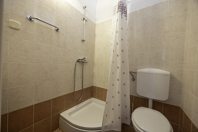 Apartments Jagoda Kumrić, Igrane - bathroom