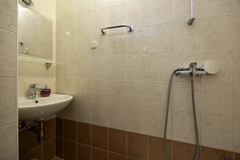 Apartments Jagoda Kumrić, Igrane - bathroom