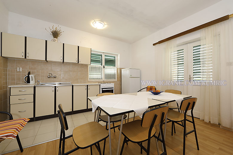 Apartments Jagoda Kumrić, Igrane - dining room
