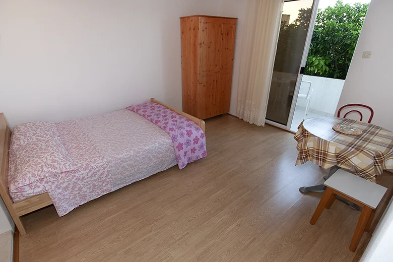 Apartments Bogomir Lulić, Igrane - bedroom