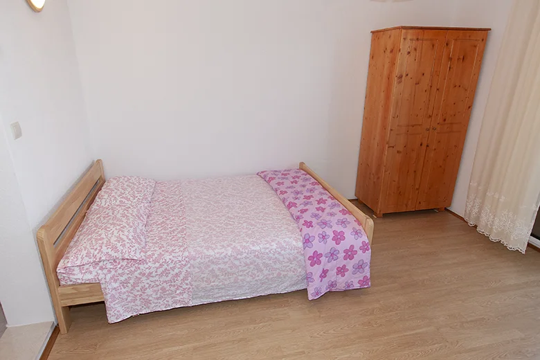 Apartments Bogomir Lulić, Igrane - bedroom