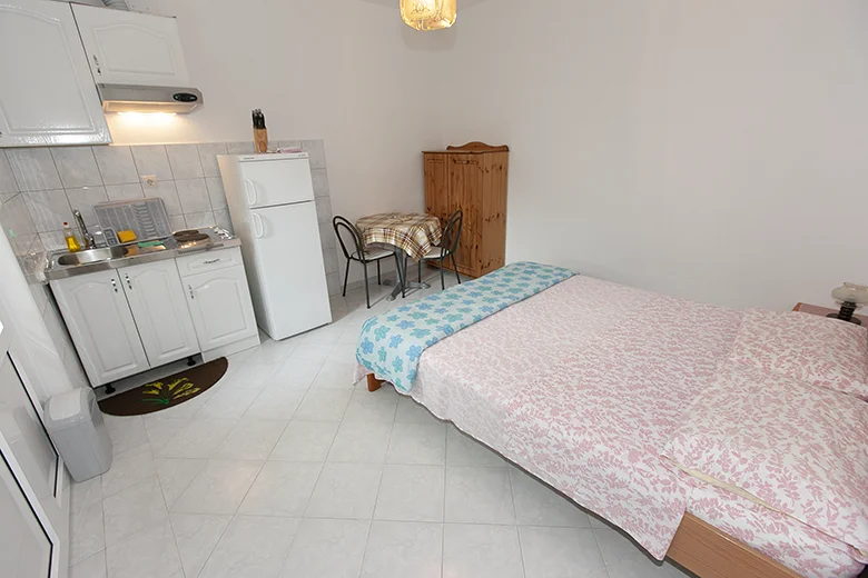 Apartments Bogomir Lulić, Igrane - bedroom