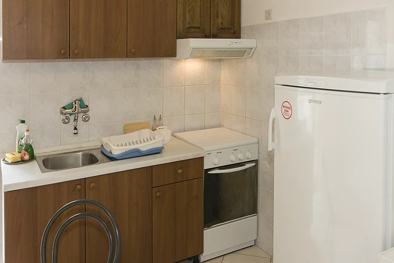 Apartments Bogomir Lulić, Igrane - kitchen