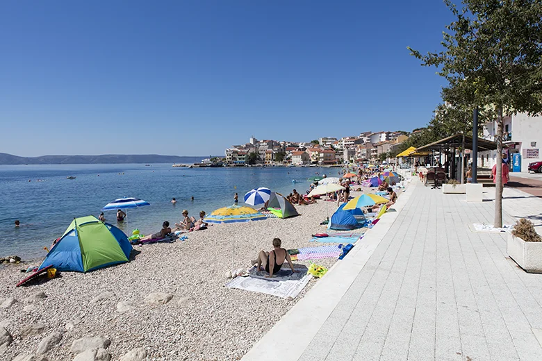 central beach in Igrane