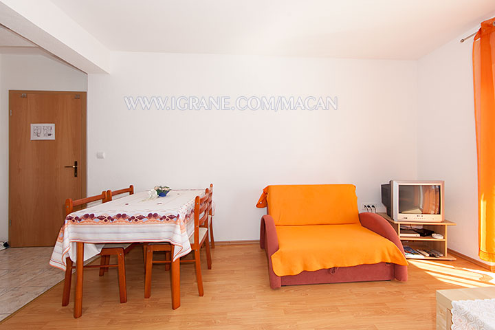 apartment Macan, Igrane - Wohnzimmer, Esszimmer