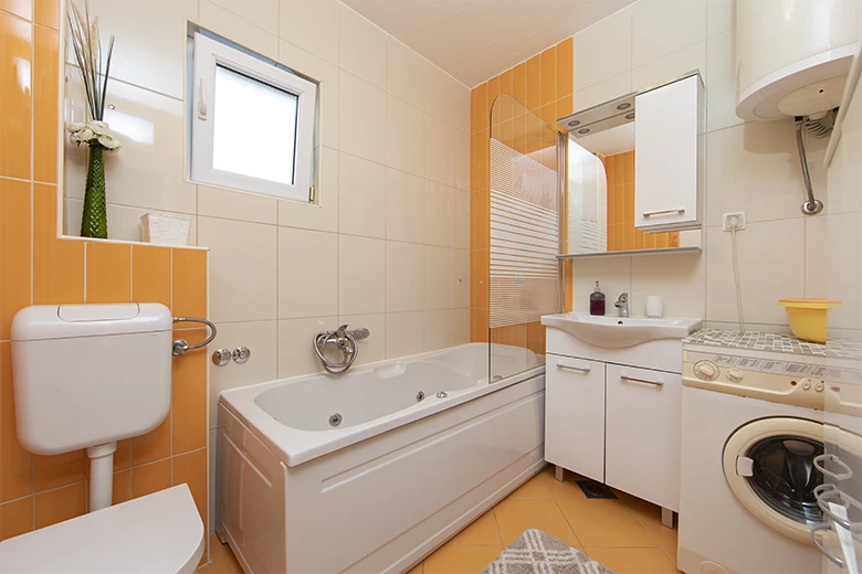 apartments Mili, Igrane - bathroom