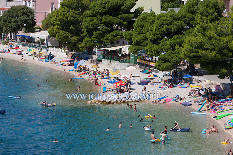 beach center, Igrane