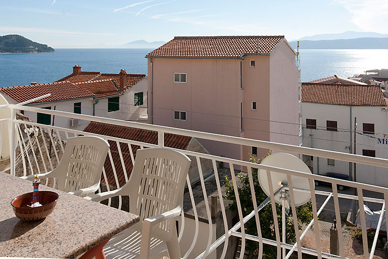 Apartments Miočević, Igrane - balcony with sea view