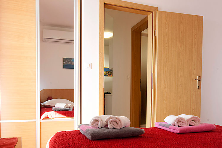 Apartments Miočević, Igrane - bedroom