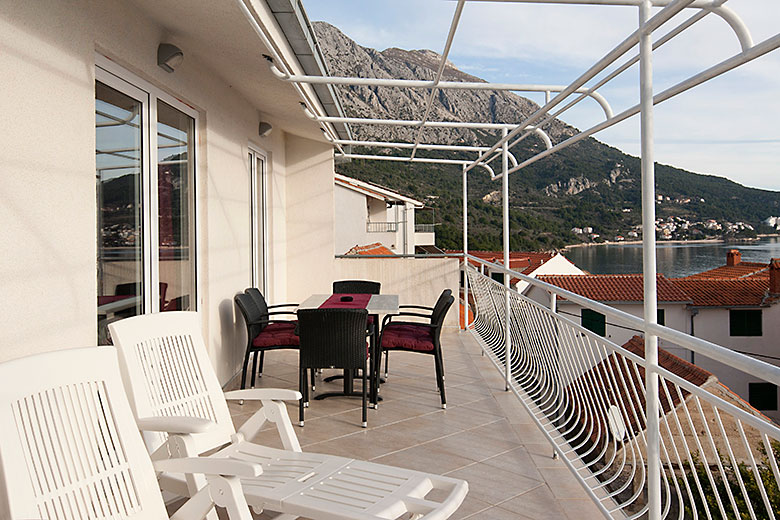 Apartments Miočević, Igrane - balcony with sea view